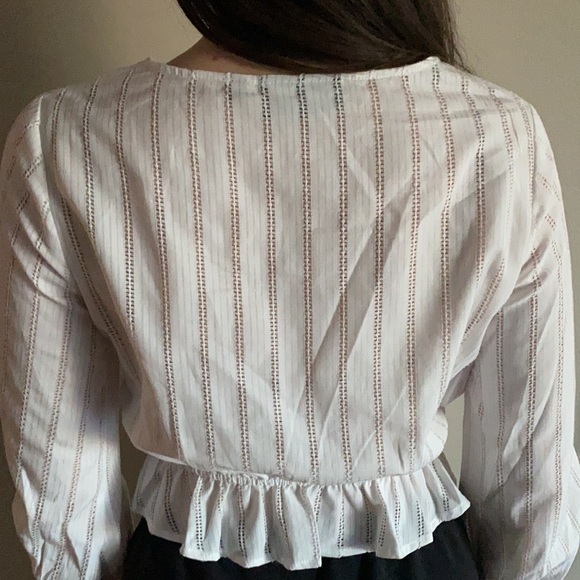 🤍 The Fifth Label White Cropped Blouse - Picture 7 of 12